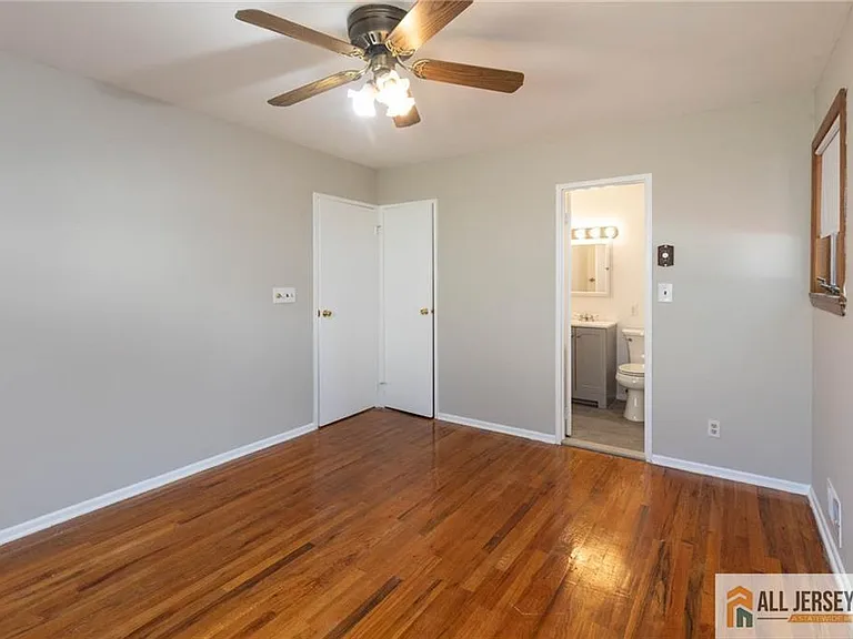 10 Eardley Rd — Photo 13