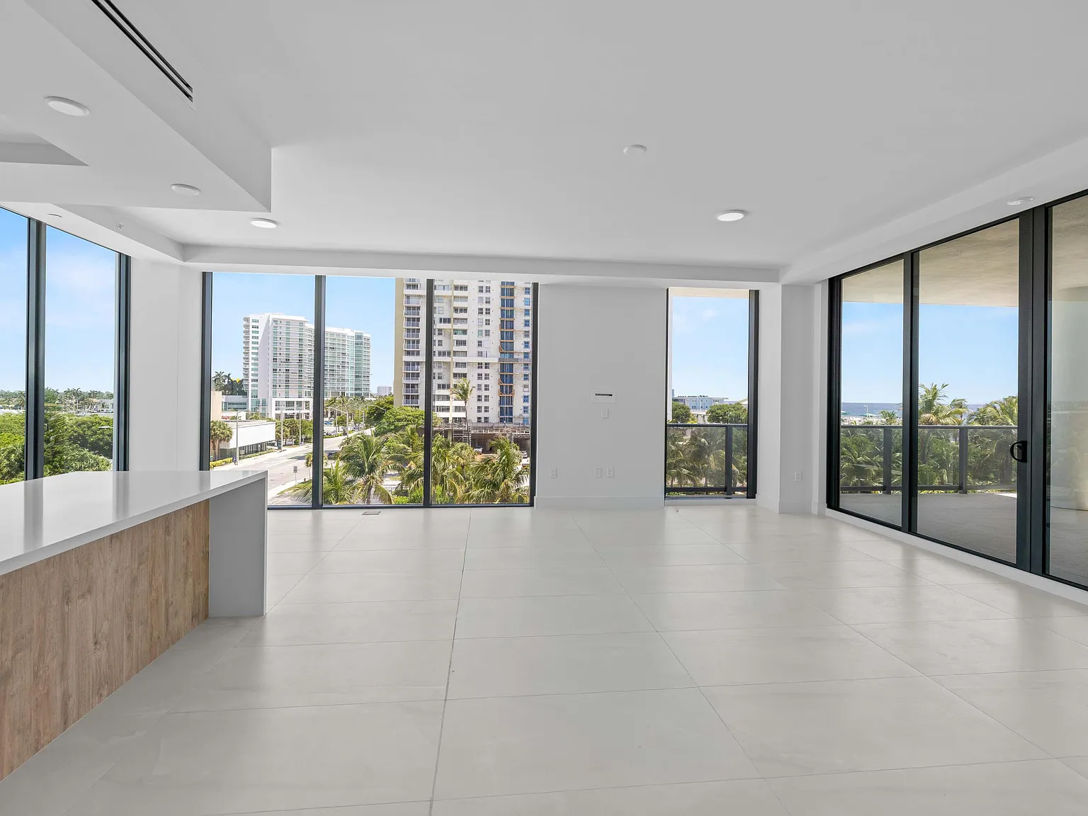 3 bed, 3.5 bath, 2106 sqft, $20,000 — Photo 4