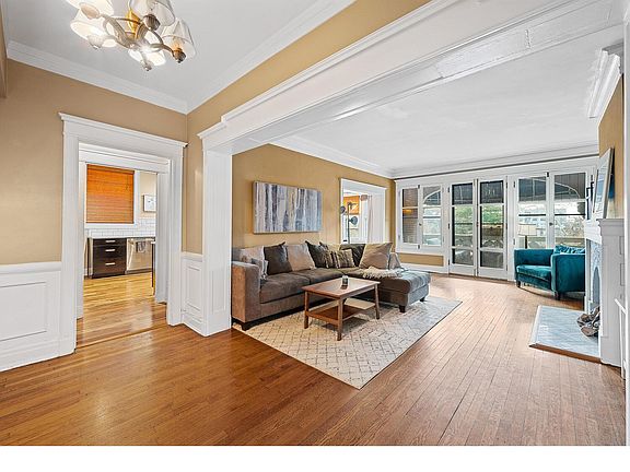 3rd image of 5535 Waterman Blvd APT 3S