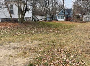 513 S Bridge St, Belding, MI 48809