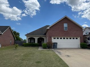 86 Sterling Dr, Elmore, AL 36025