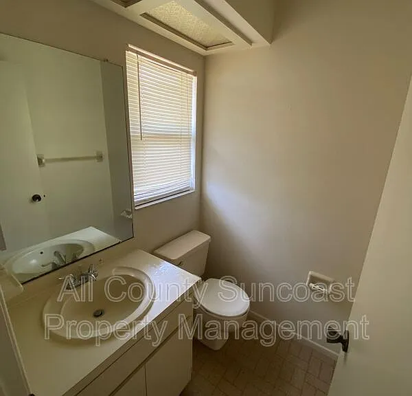 519 Curlew Pl E — Photo 9