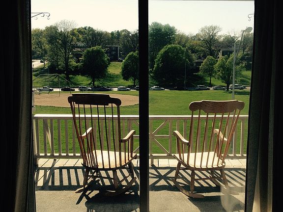 3rd image of 4031 Kenwood Ave #1
