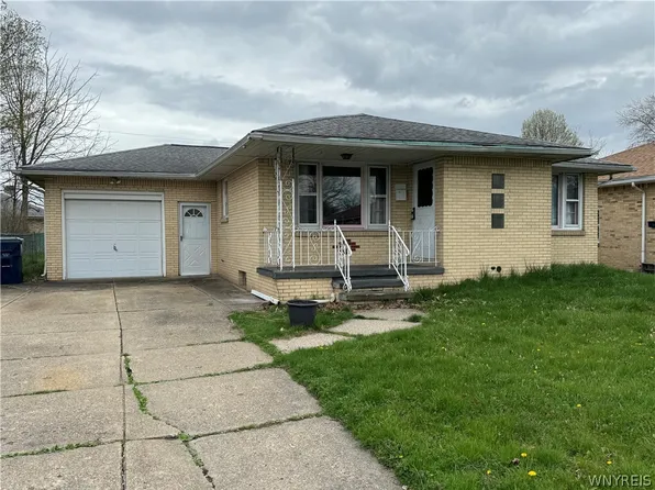 43 Goodrich Rd, Lackawanna, NY 14218