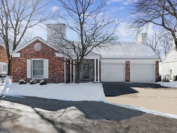 105 Rivershire Ln, Lincolnshire, IL 60069