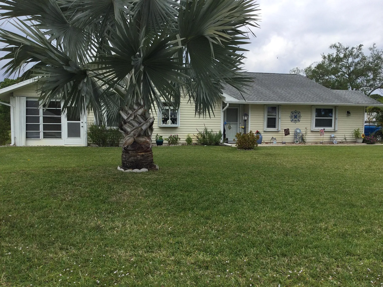 3 bed, 2.0 bath, 1575 sqft, $2,200 — Photo 3
