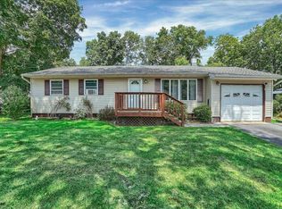 9 Prince Rd, Hyde Park, NY 12538