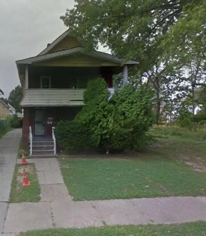 1240 E 137th St photo 1