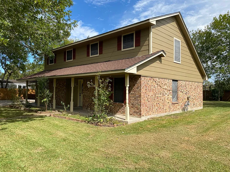 112 County Road 921 — Photo 3