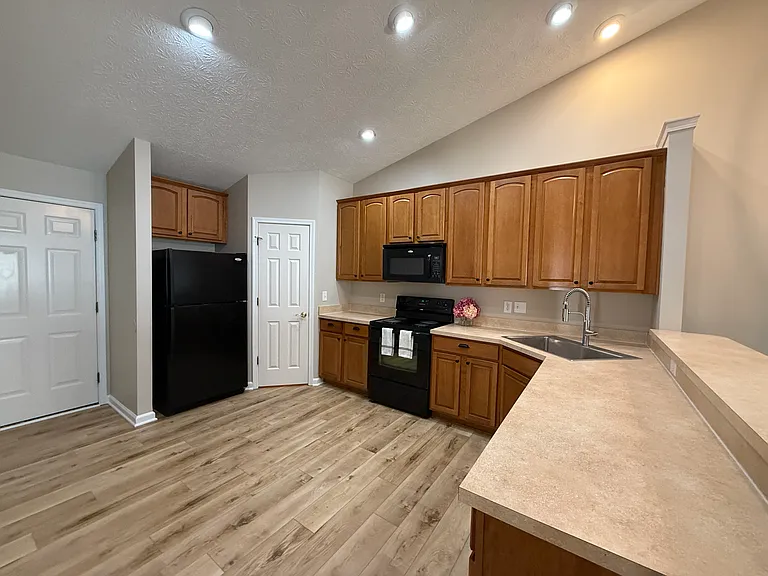 12148 Black Hills Dr — Photo 11