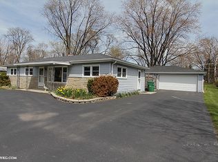 37137 N Shirley Dr, Gurnee, IL