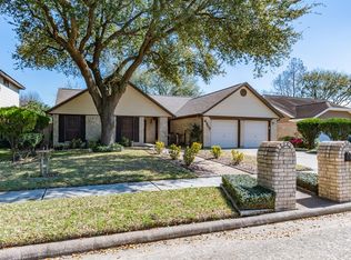 4303 Woodhampton Dr, Pasadena, TX 77505