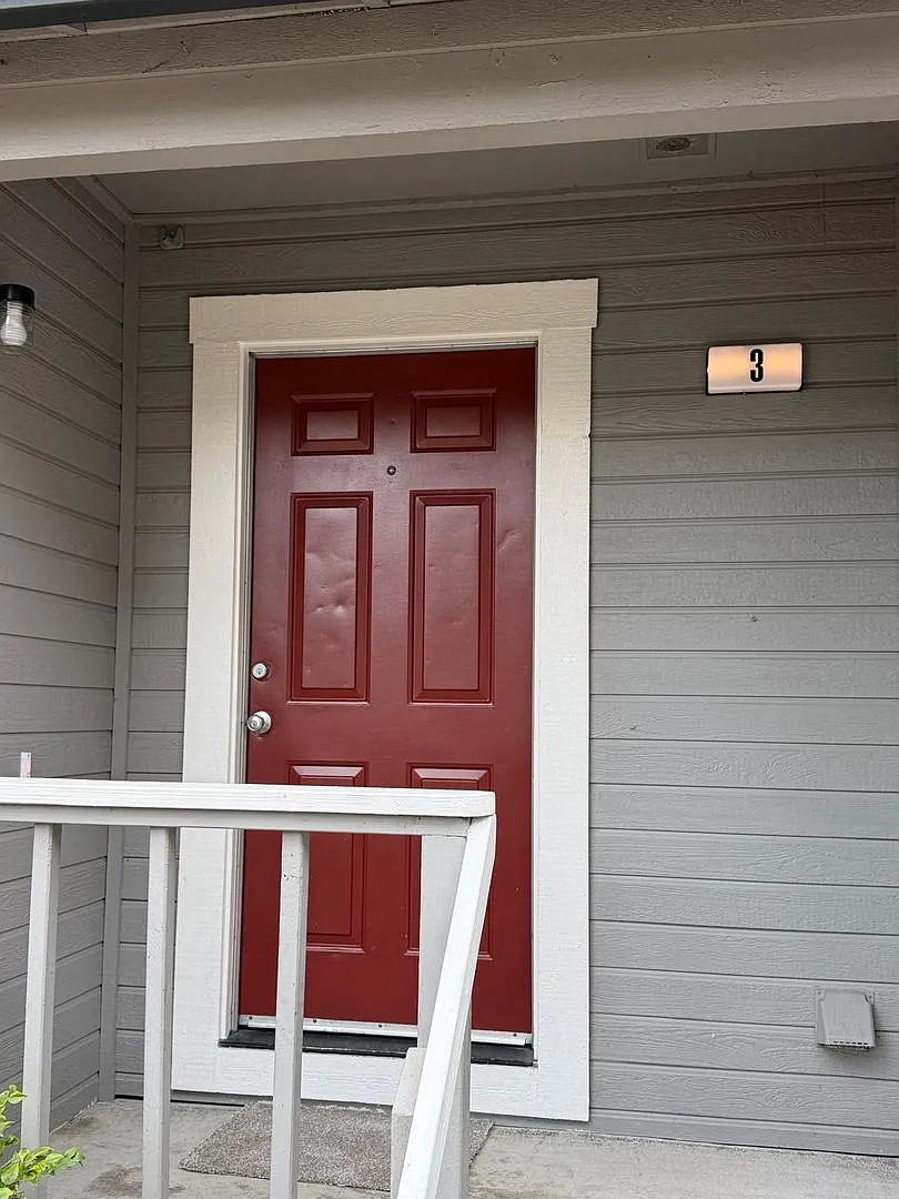 1053 Dutton Ave #3 photo 1