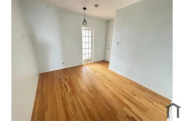 Building Photo - 2704 N Laramie Ave #3
