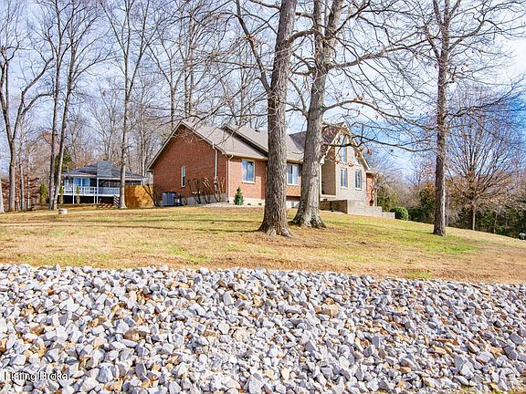 2nd image of 216 Bellemeade St