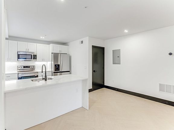4th image of 643-645 N 15th St #643-1F