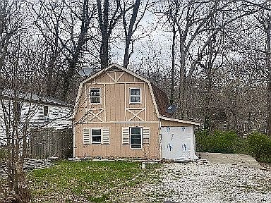 2nd image of 226 Lake Hart