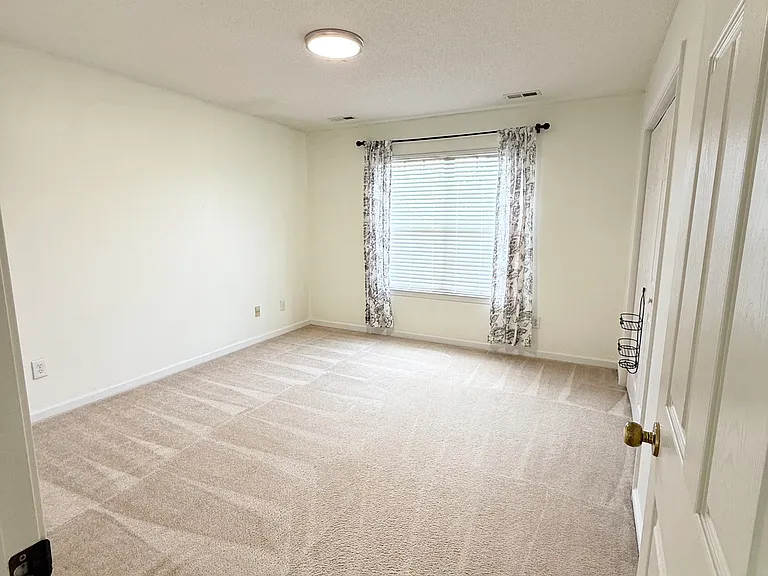 5509 Glencree Ct — Photo 28