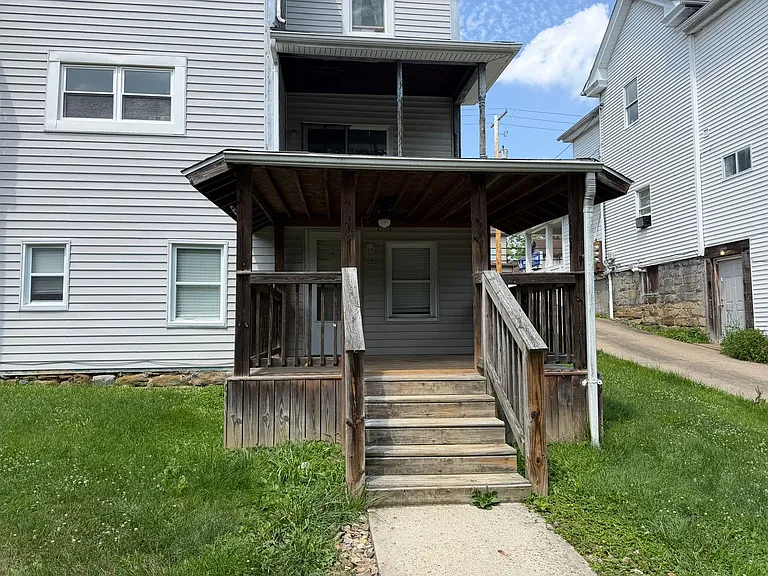 412 E Maiden St — Photo 1