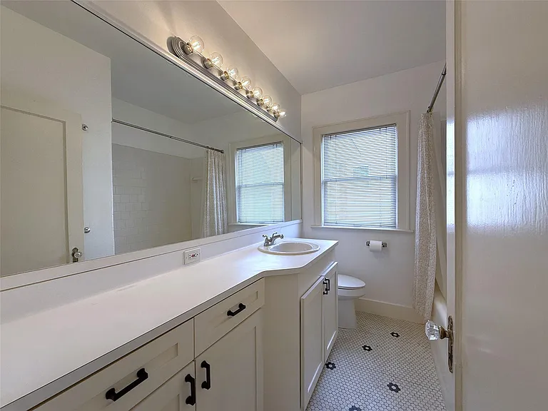 2311 Wroxton Rd — Photo 19