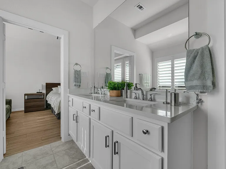 16531 Lake Austin St — Photo 23