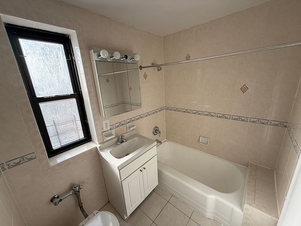 1st image of 14435 35th Ave #6K