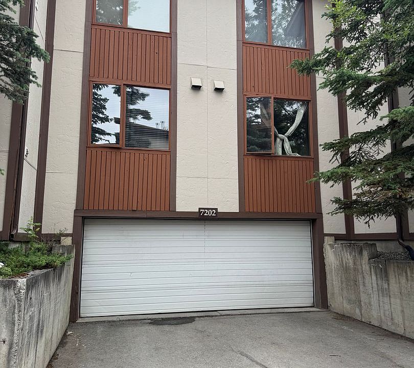 1st image of 7202 Foxridge Cir APT E