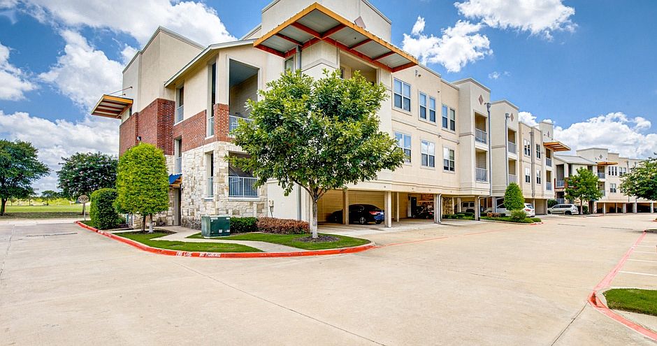 1st image of 380 Vista Court Dr #4128