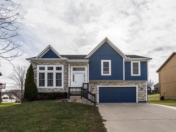 12141 Pebble Beach Dr, Kansas City, KS 66109