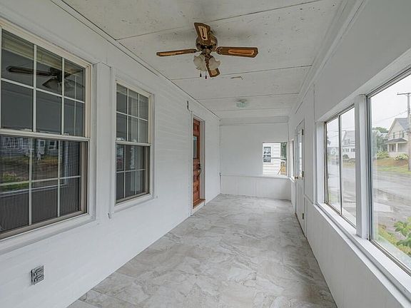 4th image of 346 Penobscot Avenue