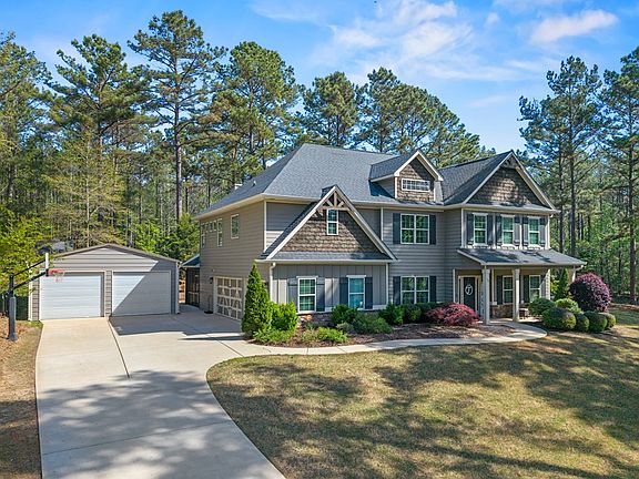 2nd image of 18 Claudette Ct