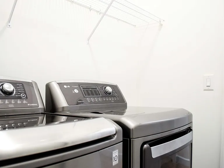 Laundry Room (Washer & Dryer) Second Angle