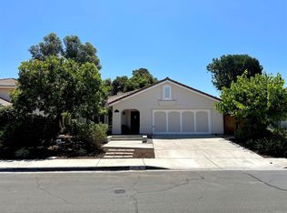 7910 Calle Posada, Carlsbad, CA 92009