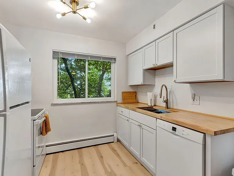 2948 Wardall Ave #3 — Photo 9