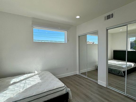 5th image of 1269 W 36th St #480773053