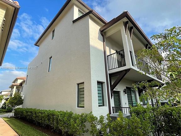 5th image of 4663 NW 83rd Pkwy #22