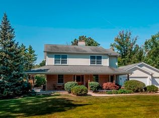 1388 Ridge Rd, Highland Park, IL 60035