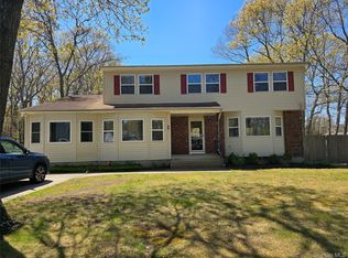 92 Hawthorne Street, Mastic, NY 11950