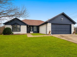 6200 Avanti Dr, Arlington, TX 76001