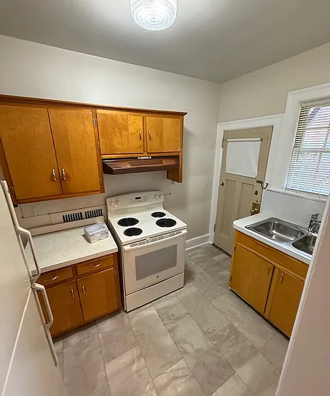 109 Westmoreland Ct #6 — Photo 2
