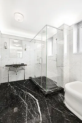 Rented by Compass | media 21