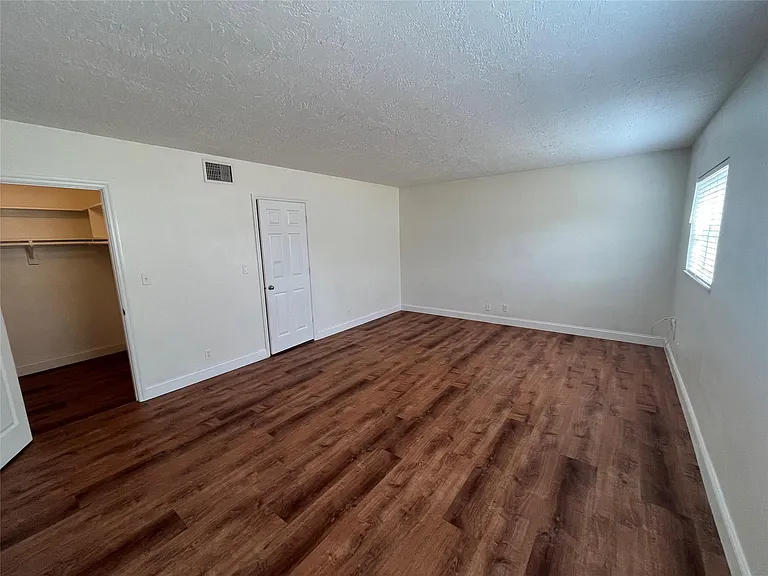 1414 NE 5th Ter #2 — Photo 9