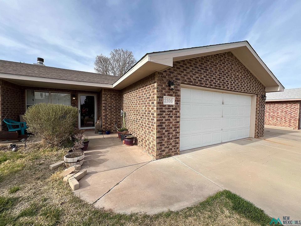 1st image of 2306 W Briscoe Ave