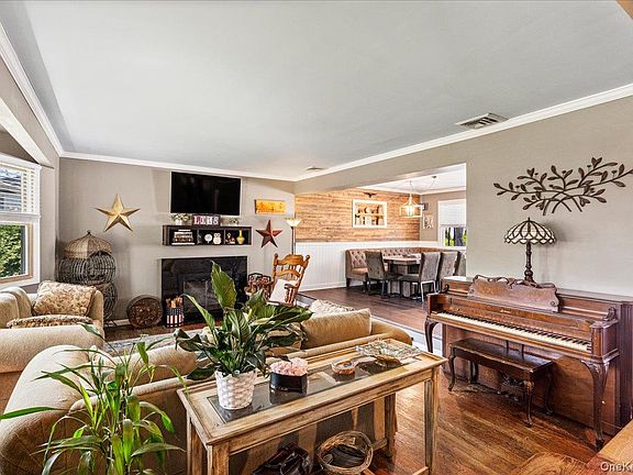 3rd image of 1733 Andrea Road