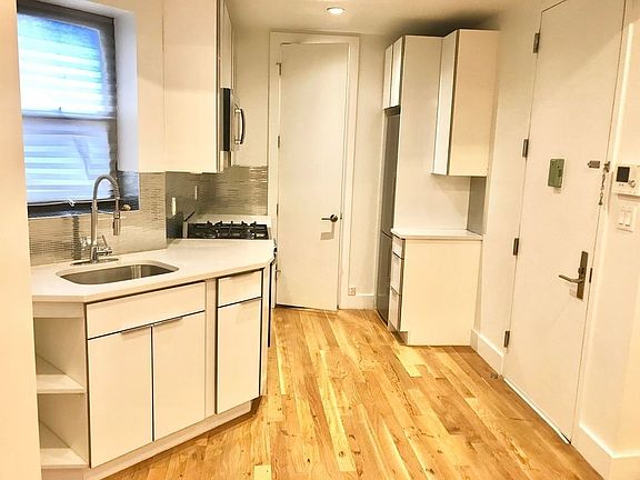 5th image of 211 Madison St #5B