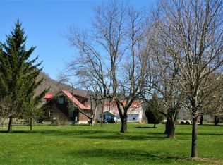 9435 Pocahontas Trl, White Sulphur Springs, WV 24986