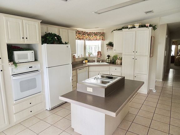 4th image of 9818 Moorhen Dr