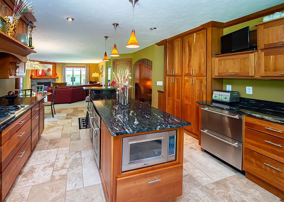 1st image of 1240 Lecuyer Cir