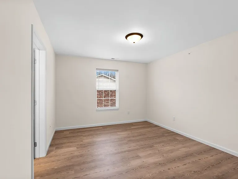 1515 Marcella St — Photo 14