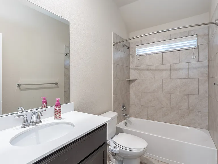 912 Lake Cypress Ln — Photo 9